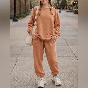 Aerie Velour Women's Sweatshirt and Jogger Set